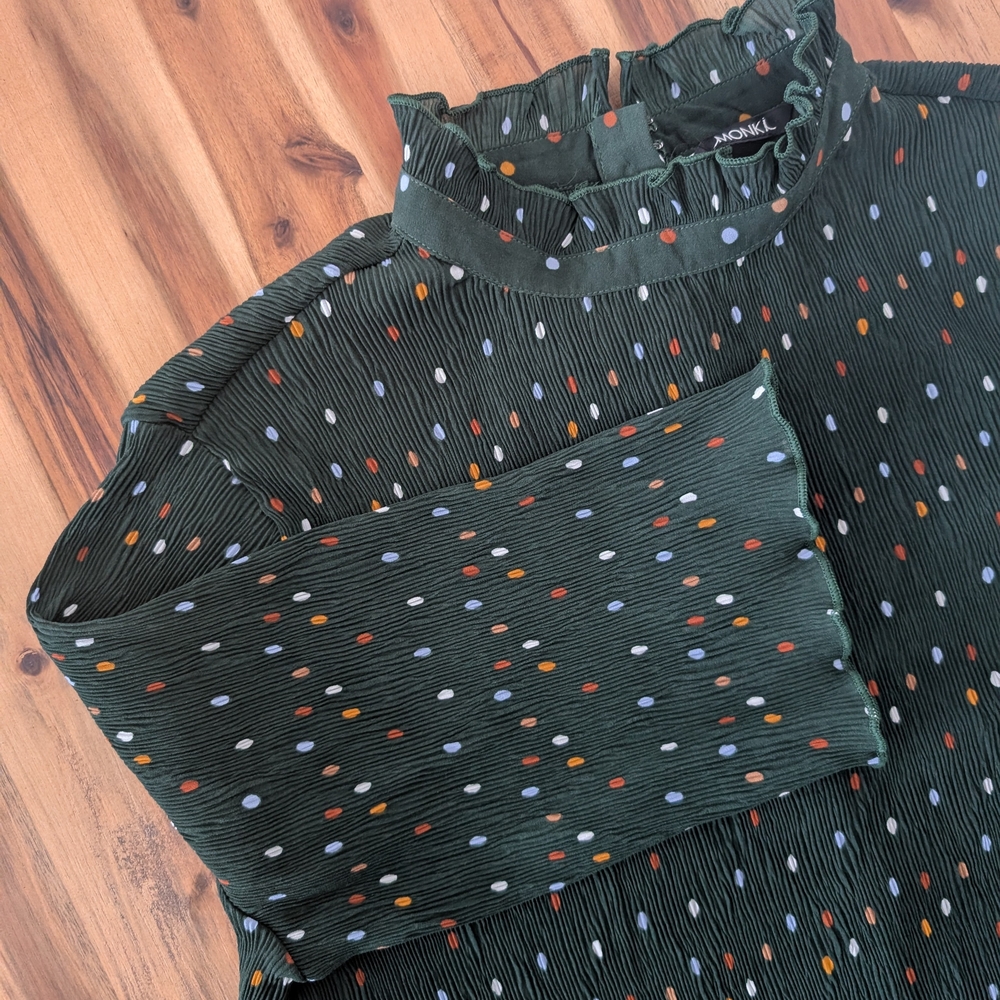Chic Green Polka Dot Women's Blouse Monki Scalloped Small